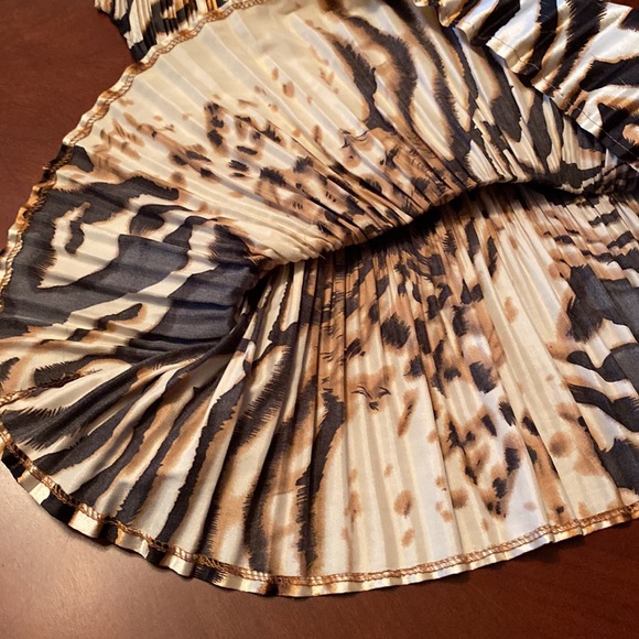 Vintage Animal Print Sleeveless Top by Cato (SZ S to L) - Picture 6 of 8